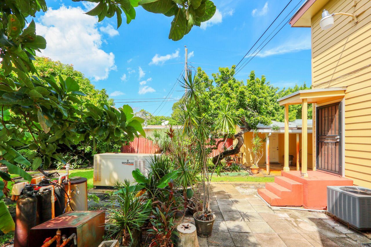 525 51st Street, West Palm Beach, FL 33407 Photo