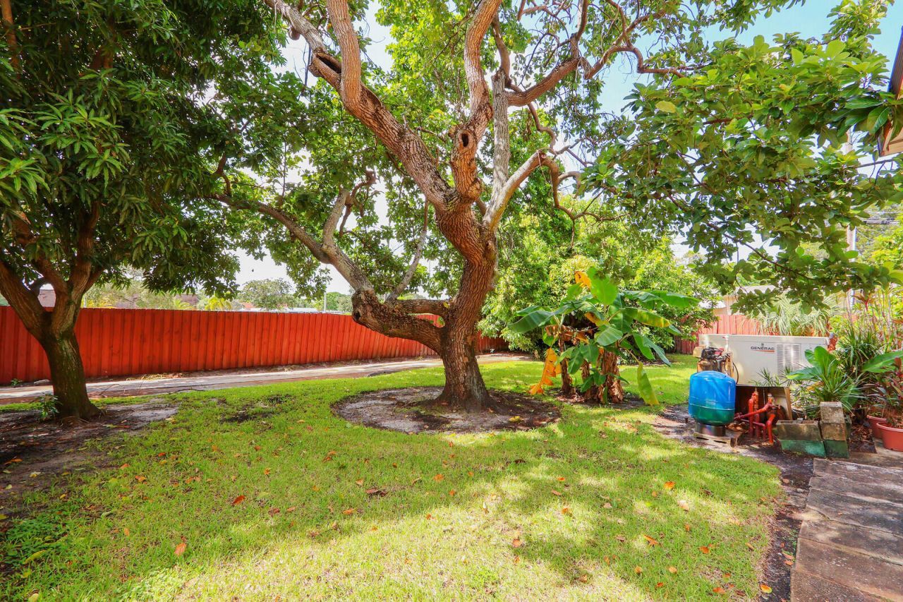 525 51st Street, West Palm Beach, FL 33407 Photo