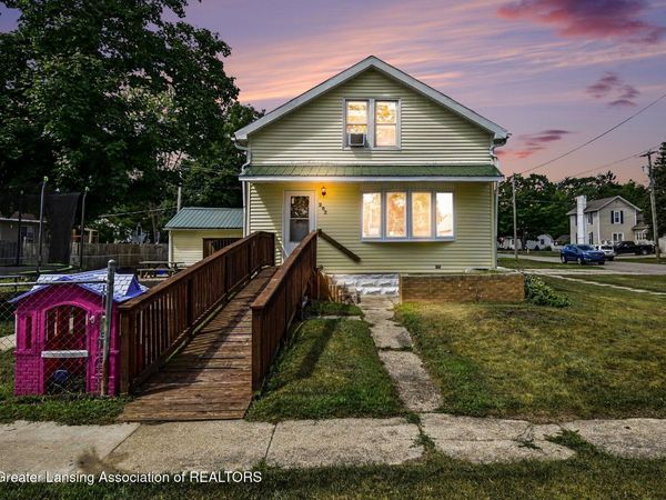 202 S East Street, St. Louis, MI 48880