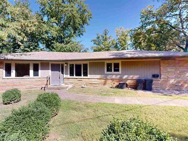 1050 Woodlawn Ave, Iowa City, IA 52245