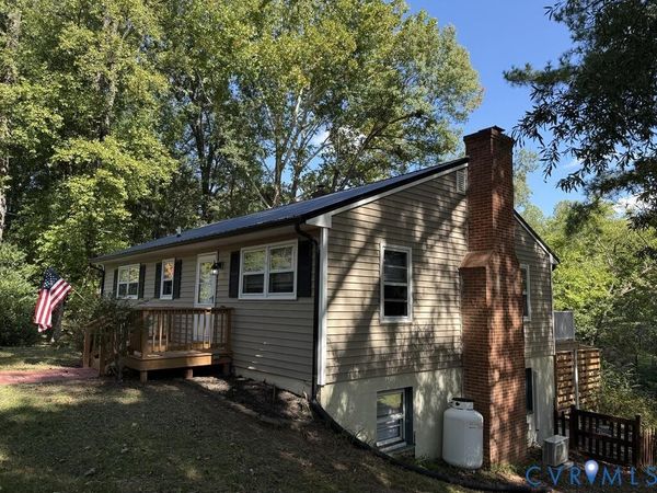 802 Bizzarre Street, Farmville, VA 23901