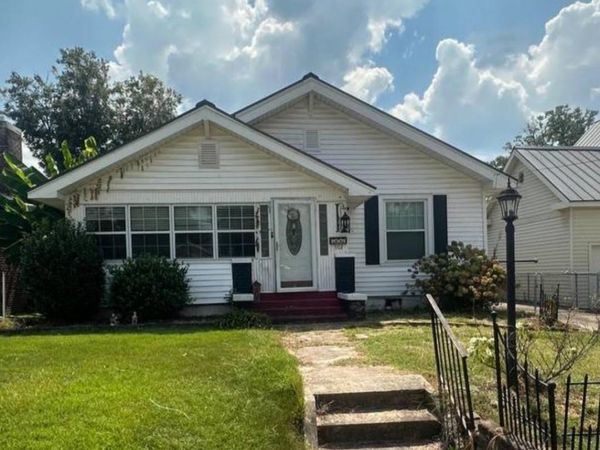 302 2nd St, Tuscumbia, AL 35674