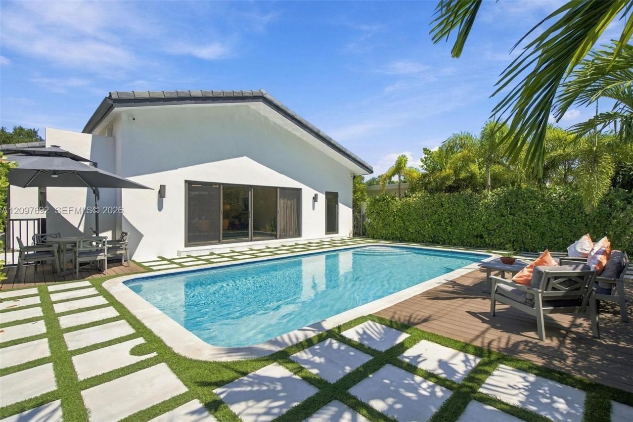 600 W 51st St , Miami Beach, FL 33140 Photo