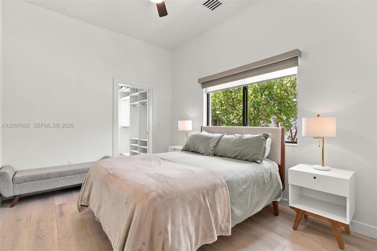 600 W 51st St , Miami Beach, FL 33140 Photo