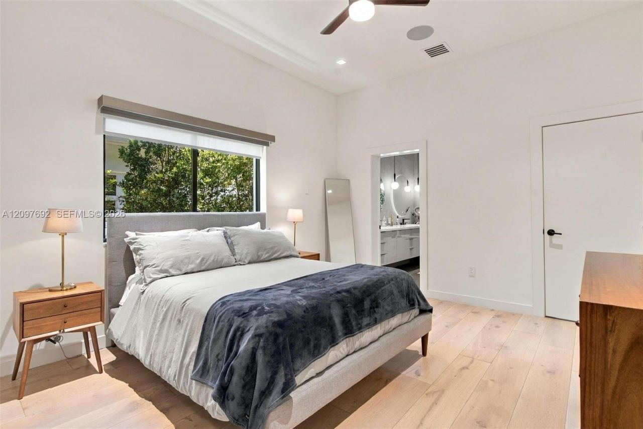 600 W 51st St , Miami Beach, FL 33140 Photo