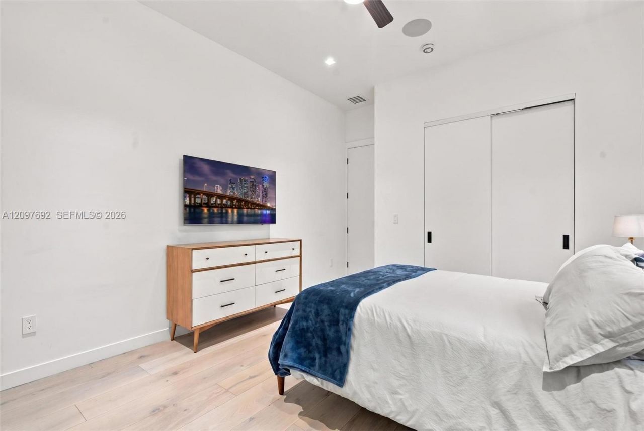 600 W 51st St , Miami Beach, FL 33140 Photo