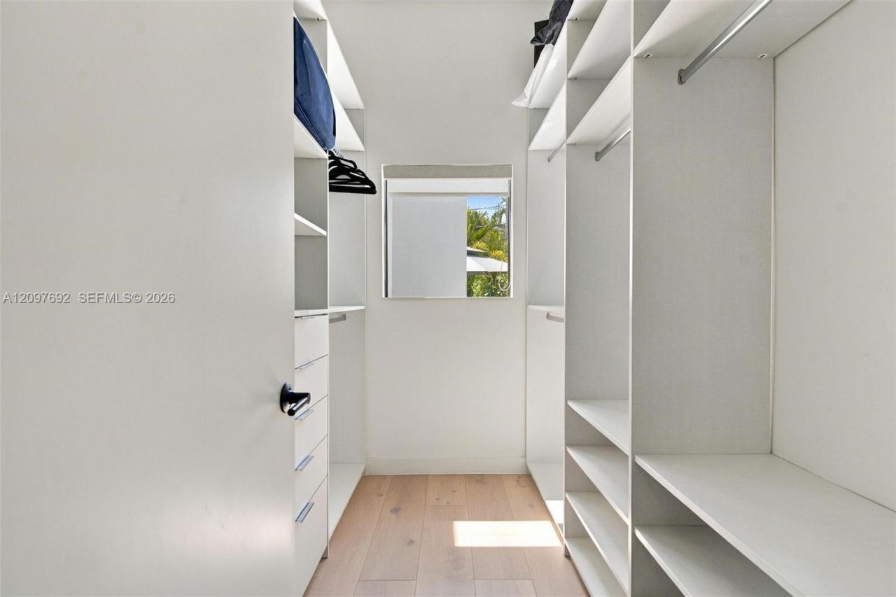 600 W 51st St , Miami Beach, FL 33140 Photo