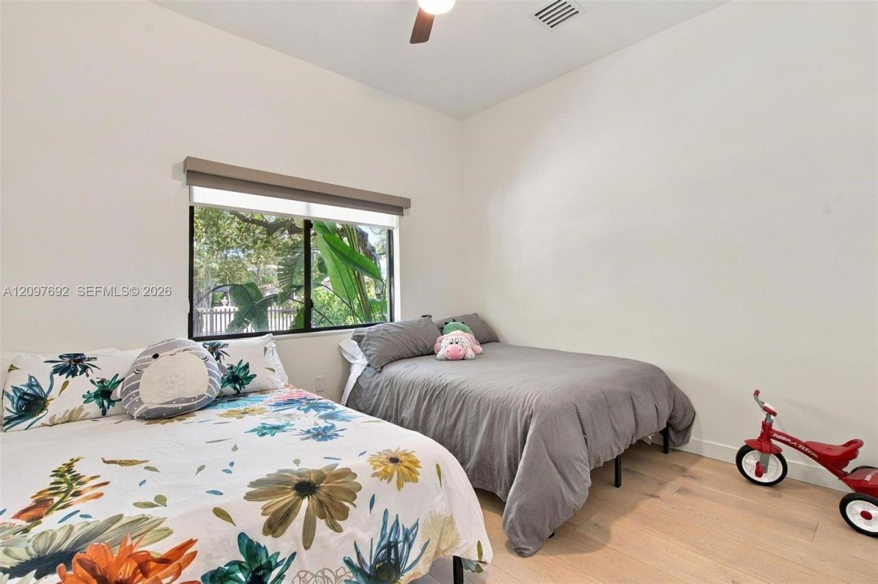 600 W 51st St , Miami Beach, FL 33140 Photo