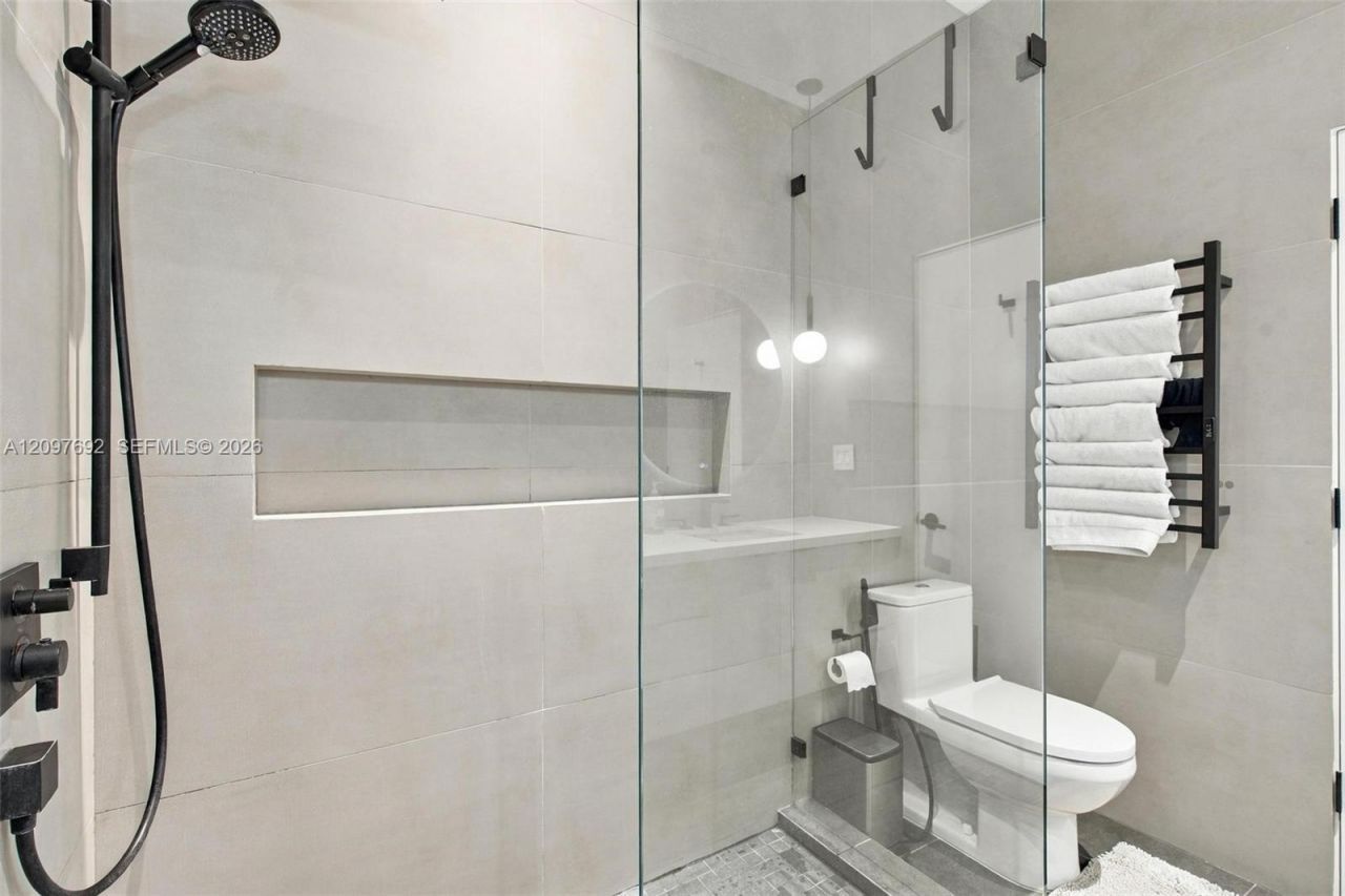 600 W 51st St , Miami Beach, FL 33140 Photo