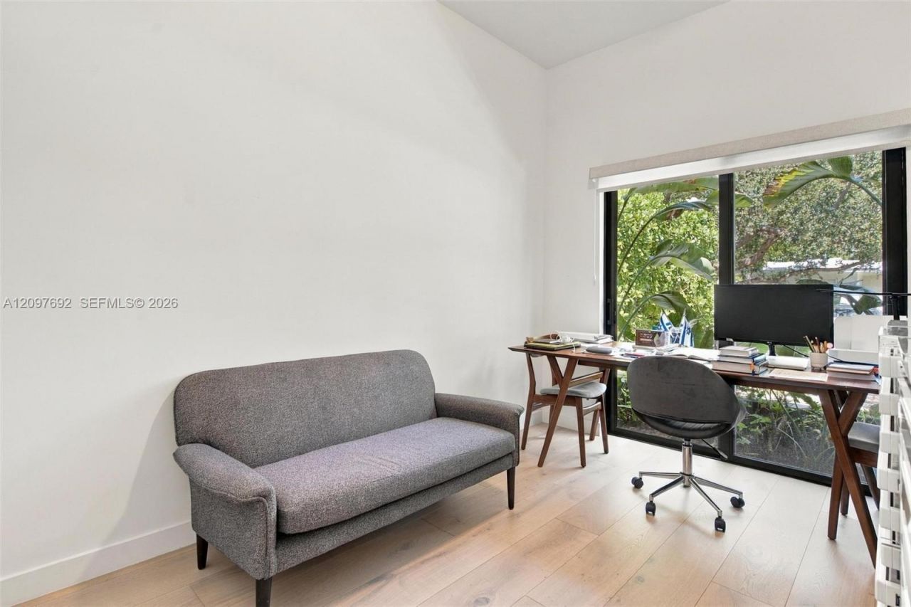 600 W 51st St , Miami Beach, FL 33140 Photo