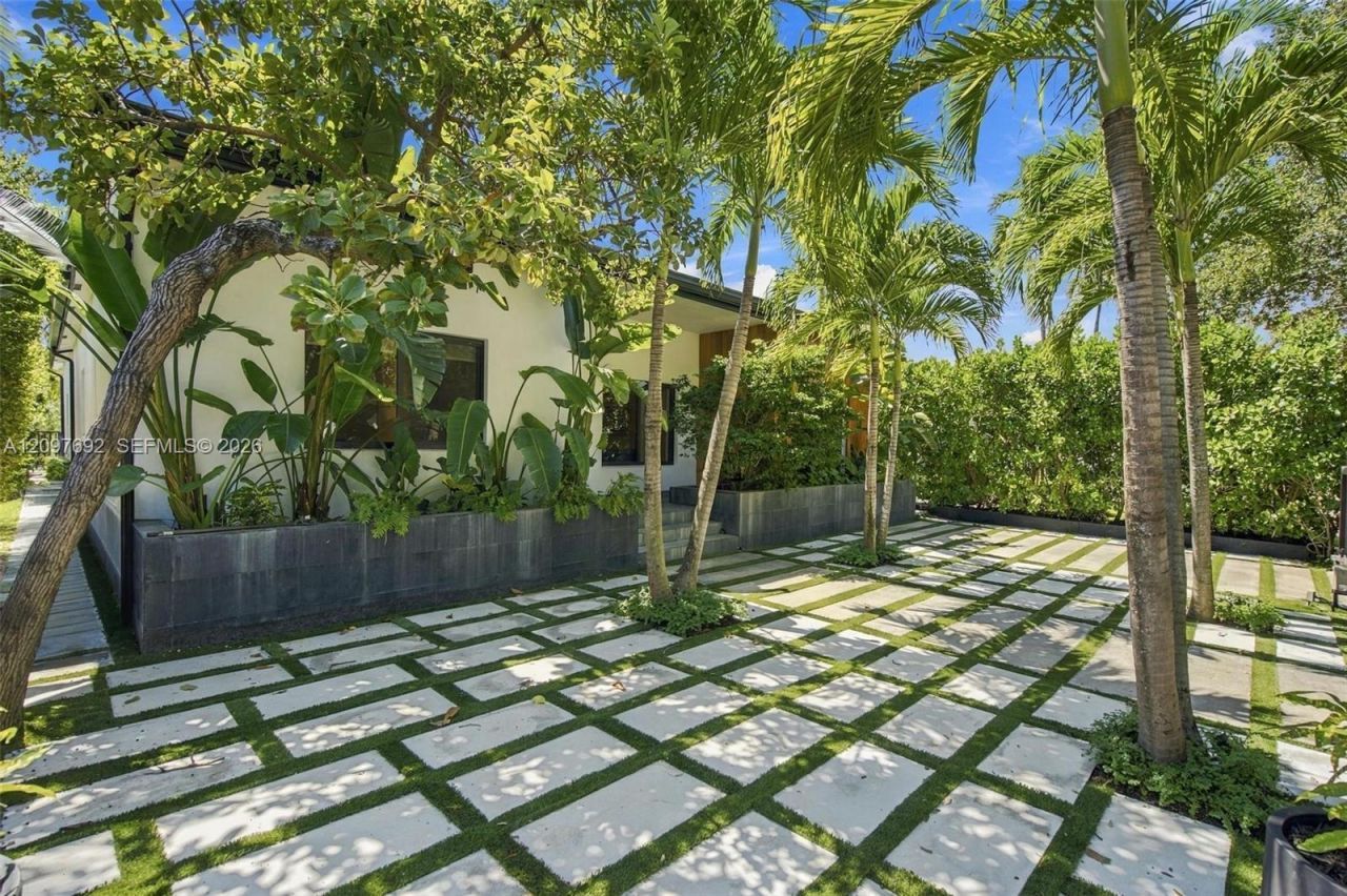 600 W 51st St , Miami Beach, FL 33140 Photo