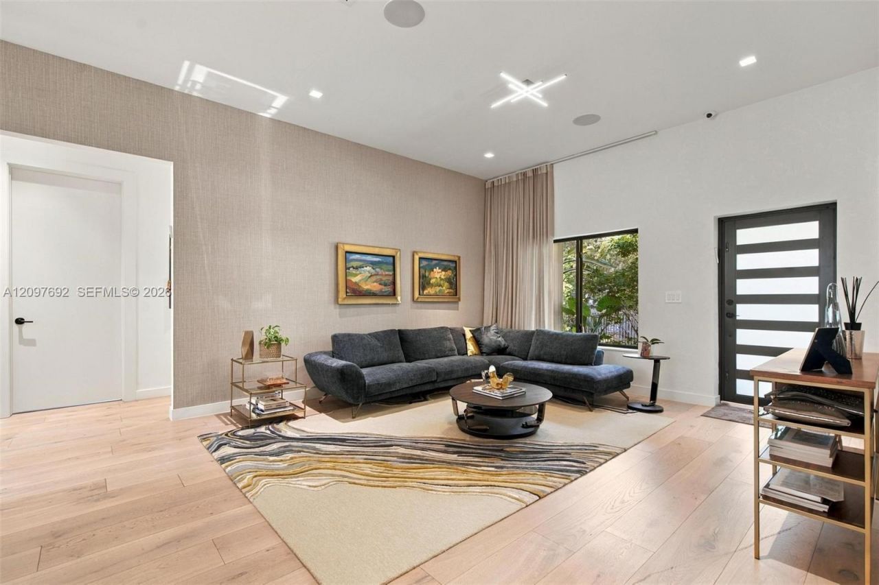 600 W 51st St , Miami Beach, FL 33140 Photo