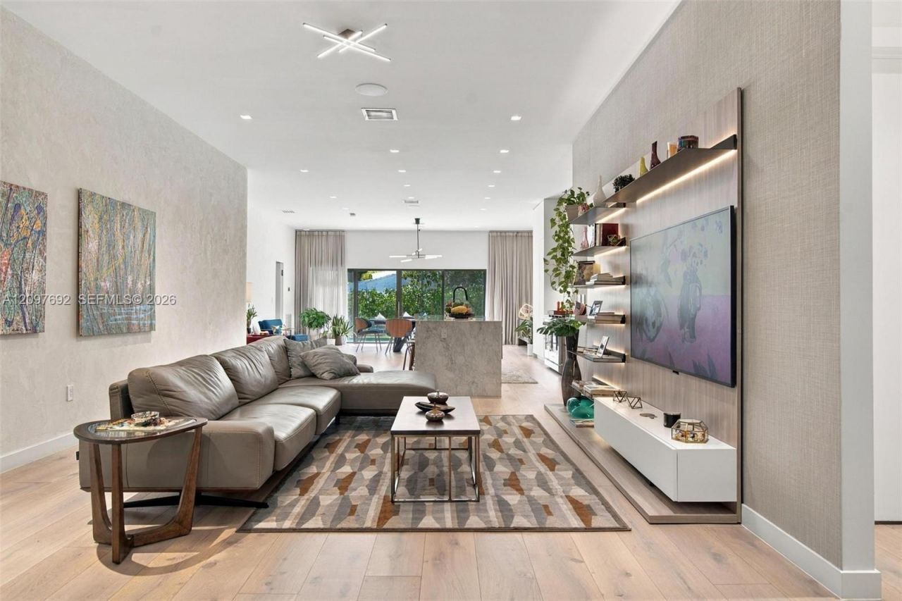 600 W 51st St , Miami Beach, FL 33140 Photo