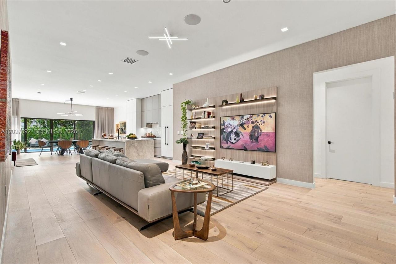 600 W 51st St , Miami Beach, FL 33140 Photo