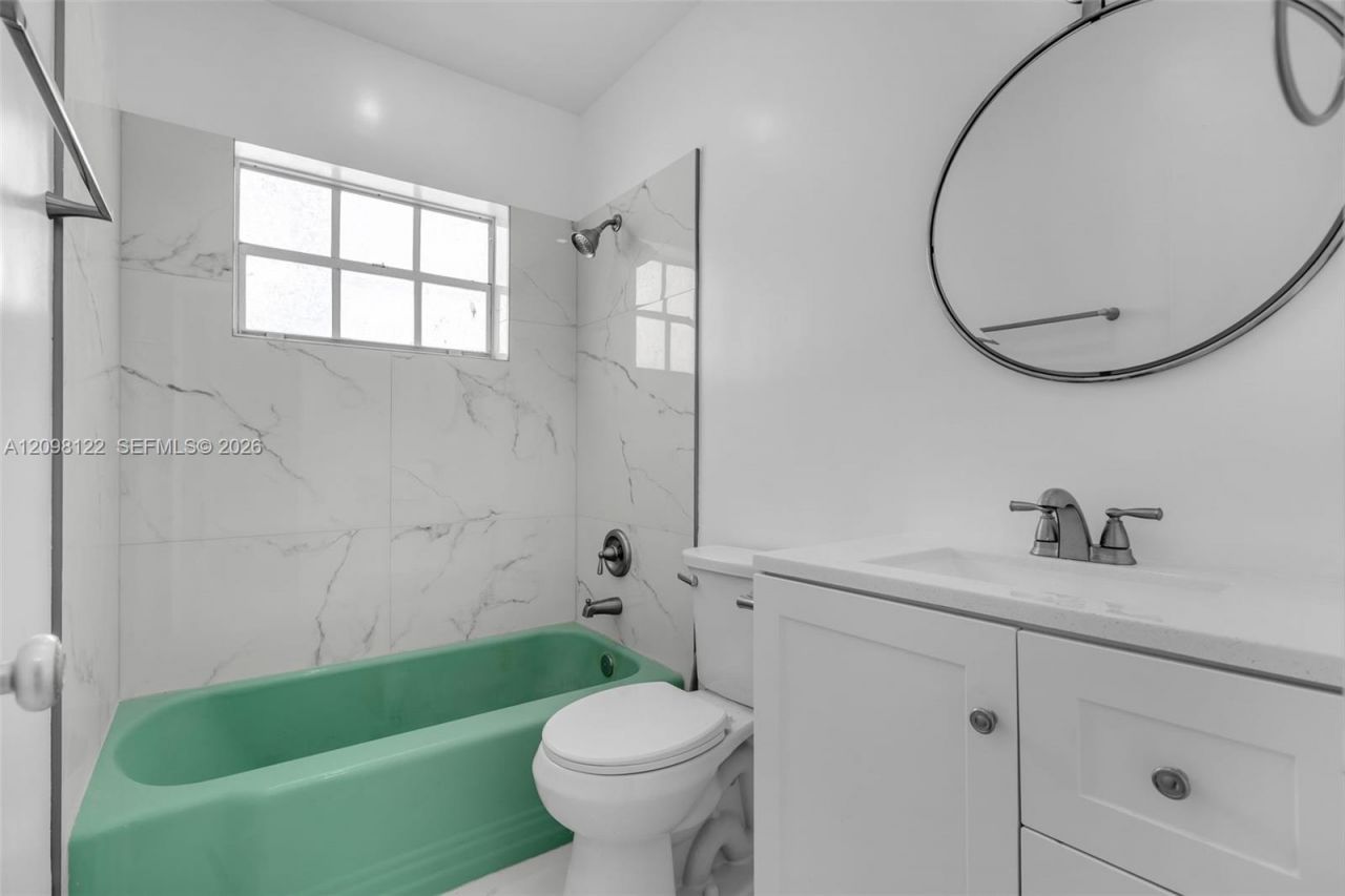 635 8th St, Unit 205, Miami Beach, FL 33139 Photo