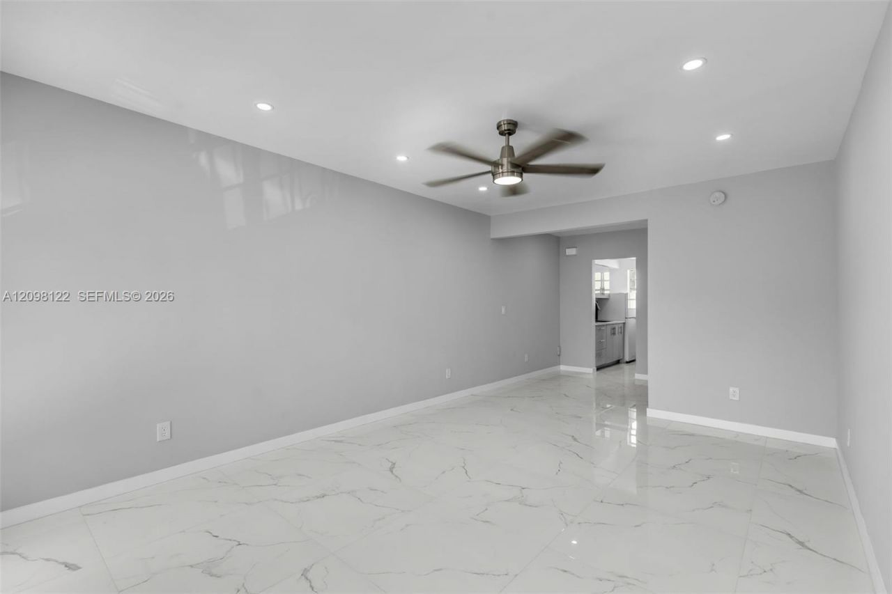 635 8th St, Unit 205, Miami Beach, FL 33139 Photo