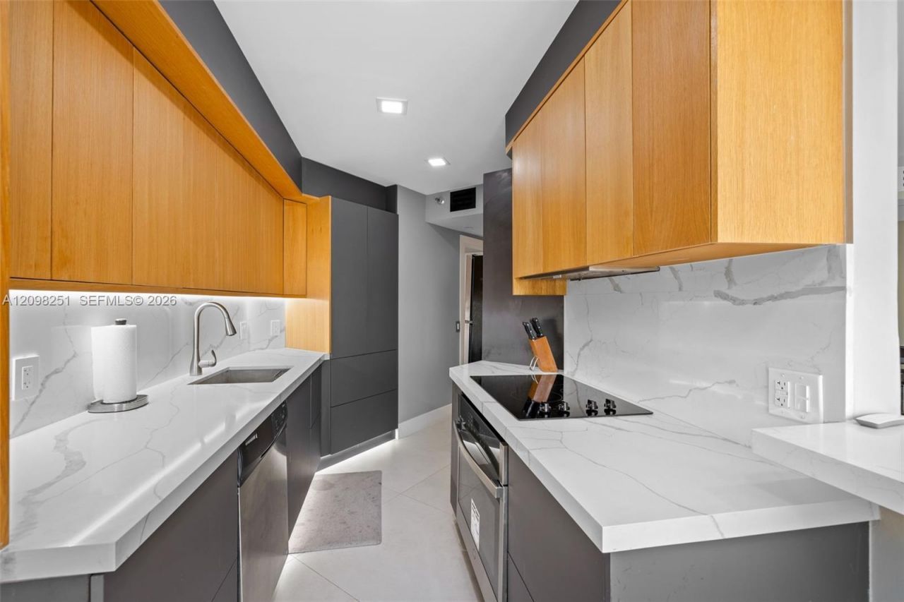 3610 Yacht Club Dr, Unit 410, Aventura, FL 33180 Photo