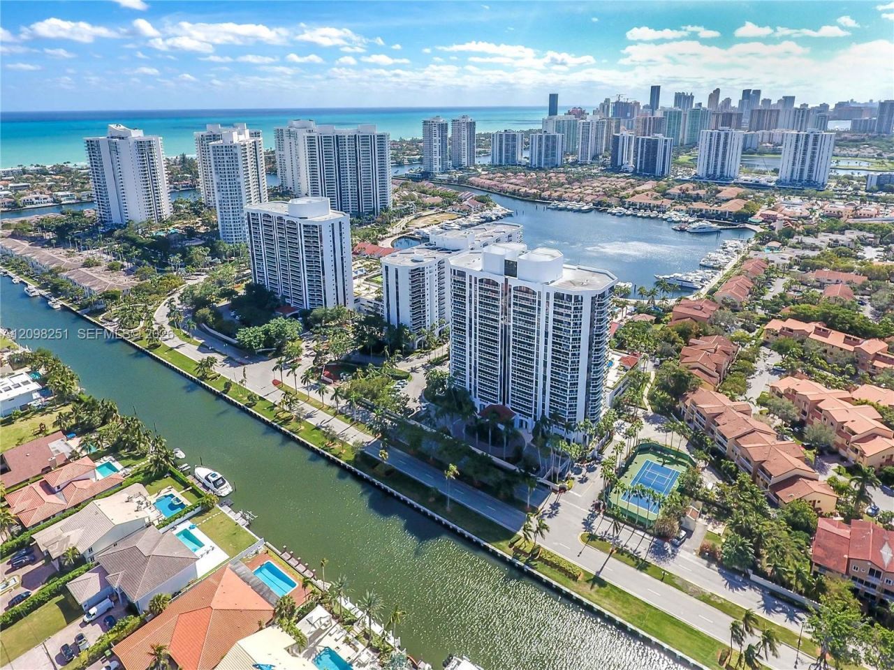 3610 Yacht Club Dr, Unit 410, Aventura, FL 33180 Photo
