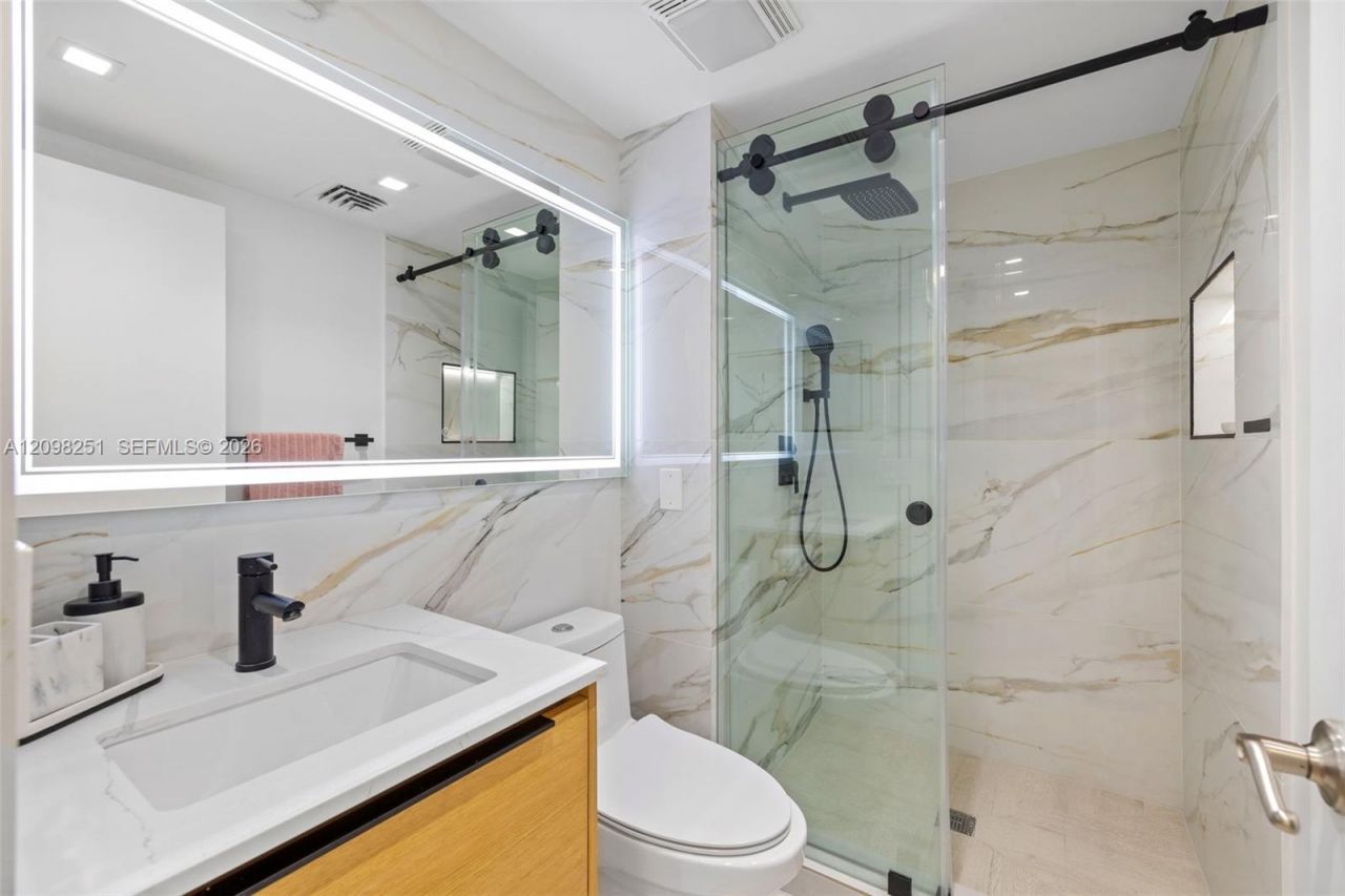 3610 Yacht Club Dr, Unit 410, Aventura, FL 33180 Photo