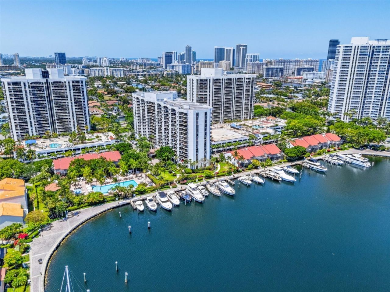 3610 Yacht Club Dr, Unit 410, Aventura, FL 33180 Photo