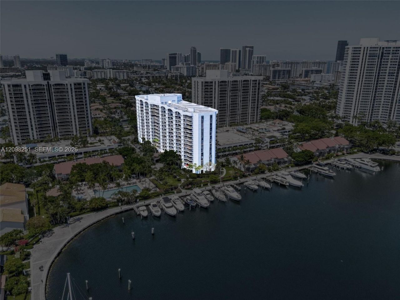 3610 Yacht Club Dr, Unit 410, Aventura, FL 33180 Photo