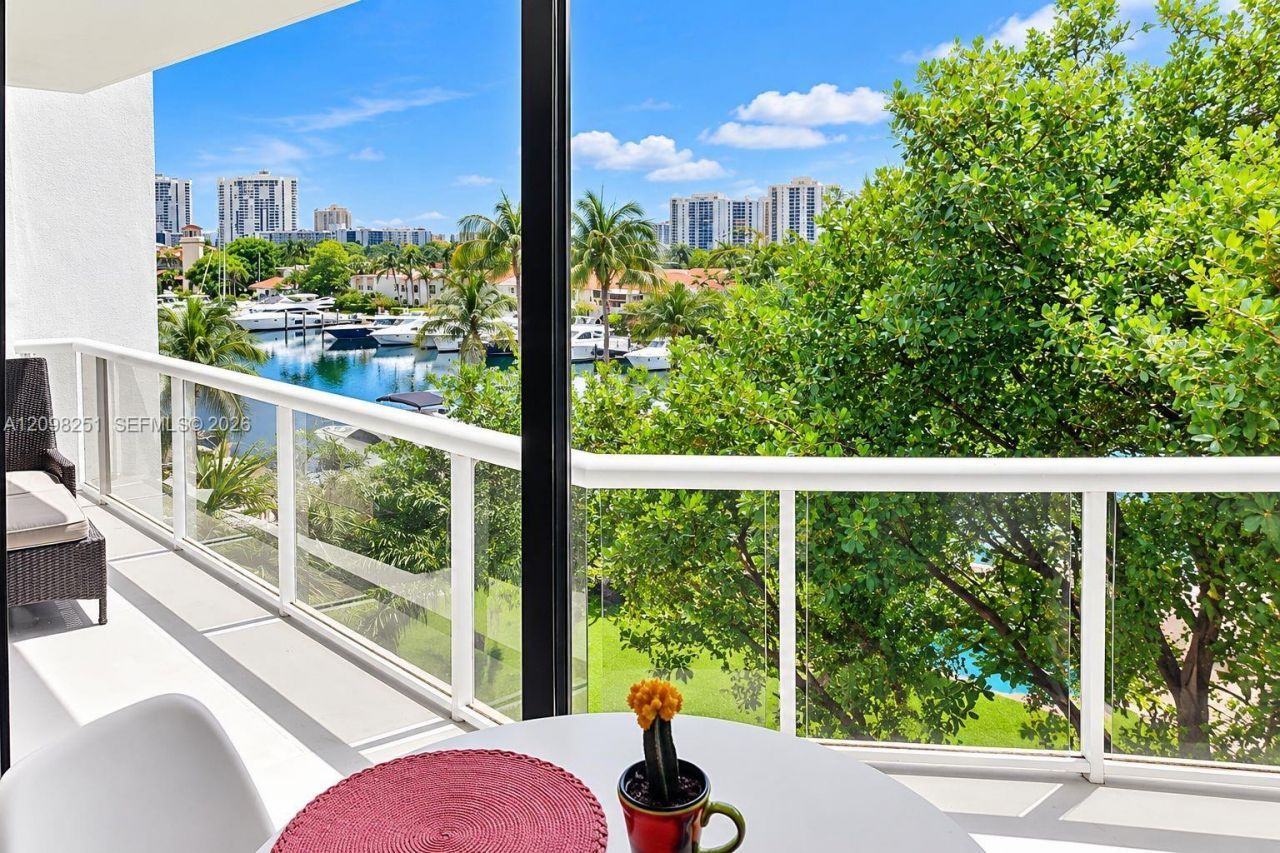 3610 Yacht Club Dr, Unit 410, Aventura, FL 33180 Photo