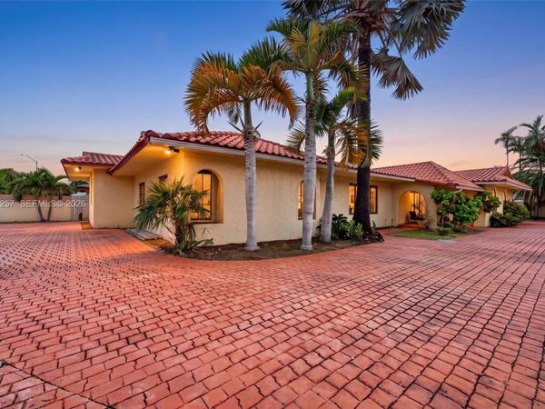 5550 SW 87th Ave , Miami, FL 33165