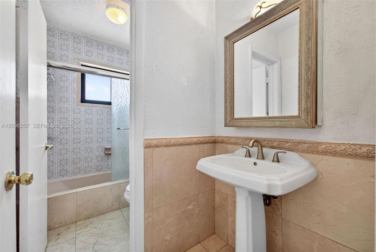 5550 SW 87th Ave , Miami, FL 33165 Photo