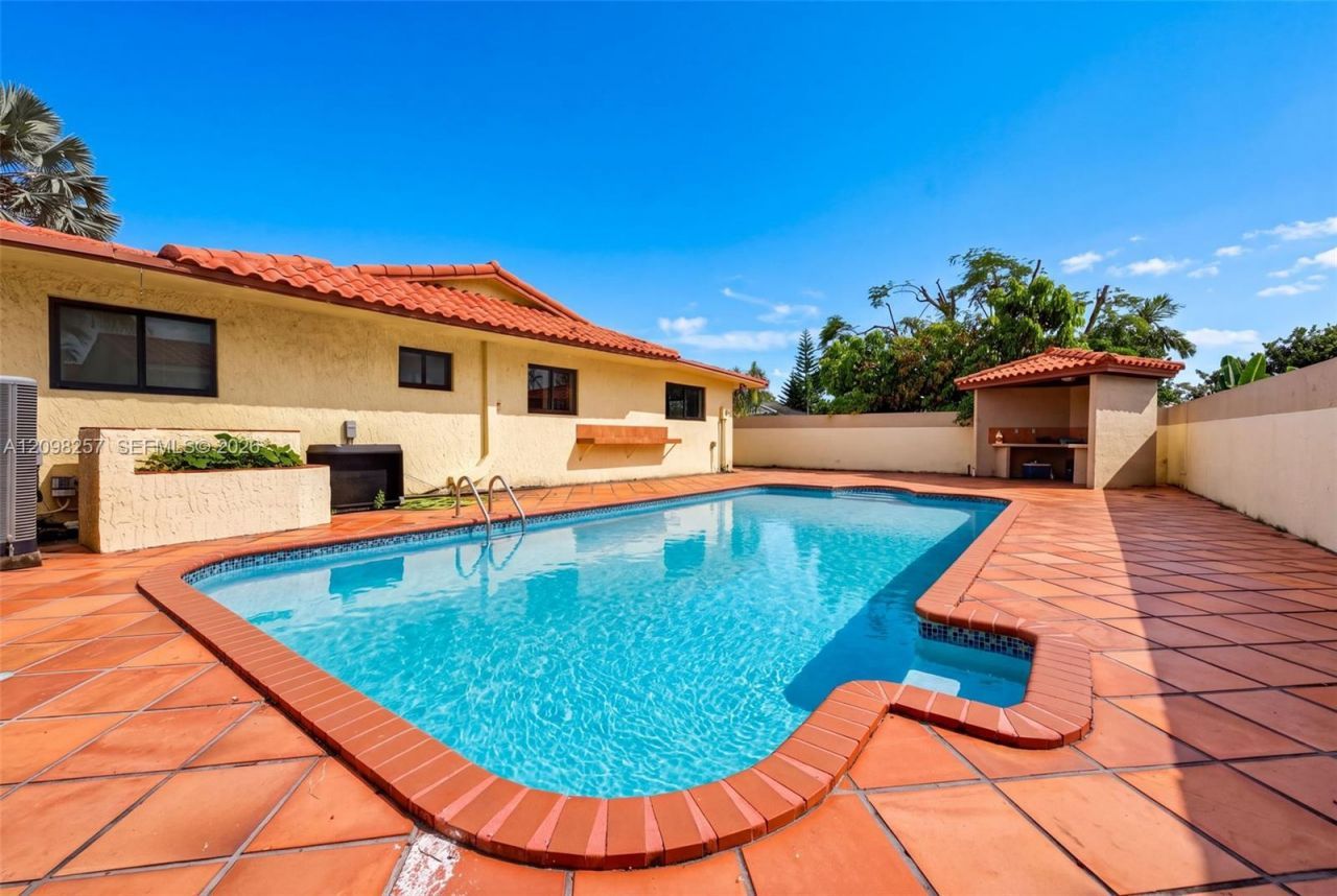 5550 SW 87th Ave , Miami, FL 33165 Photo