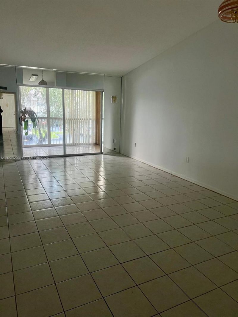 7555 Trent Dr, Unit 212 D, Tamarac, FL 33321 Photo