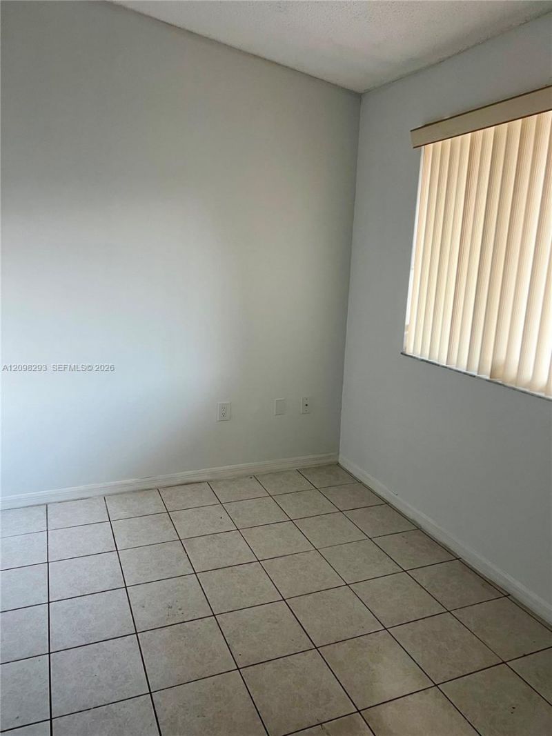 7555 Trent Dr, Unit 212 D, Tamarac, FL 33321 Photo