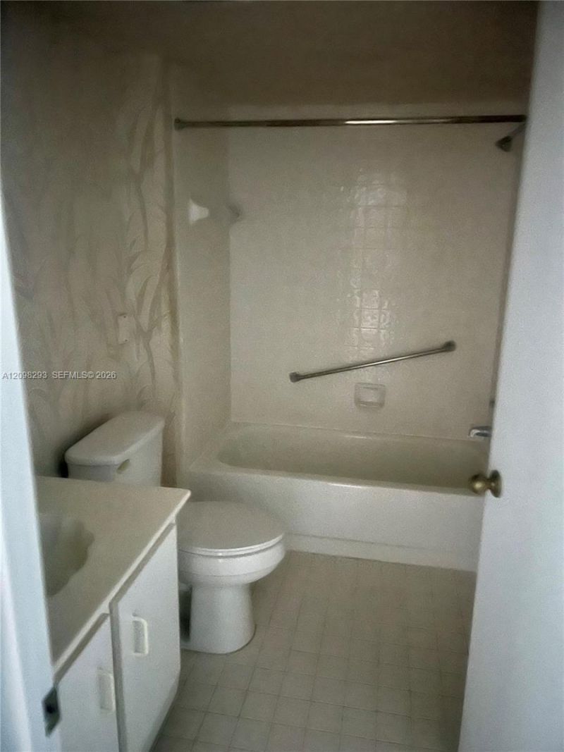 7555 Trent Dr, Unit 212 D, Tamarac, FL 33321 Photo