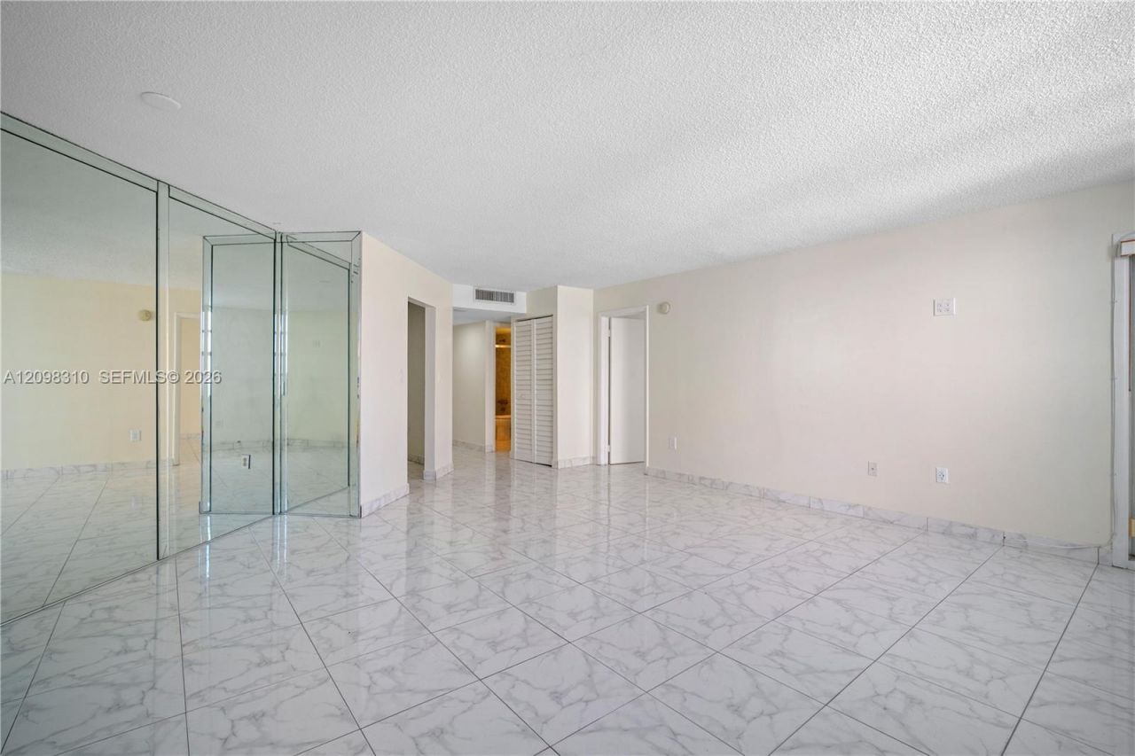 2750 NE 183rd St, Unit PH06, Aventura, FL 33160 Photo