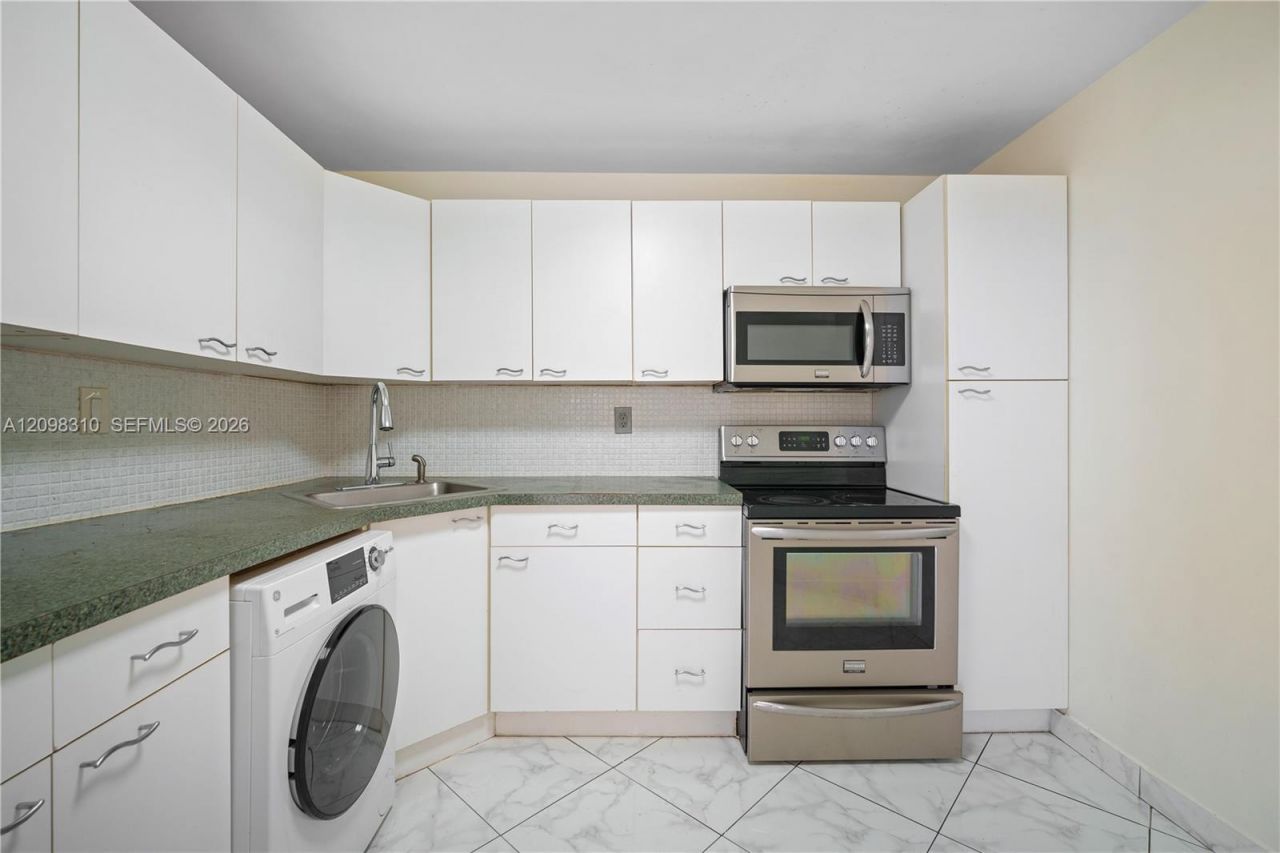 2750 NE 183rd St, Unit PH06, Aventura, FL 33160 Photo