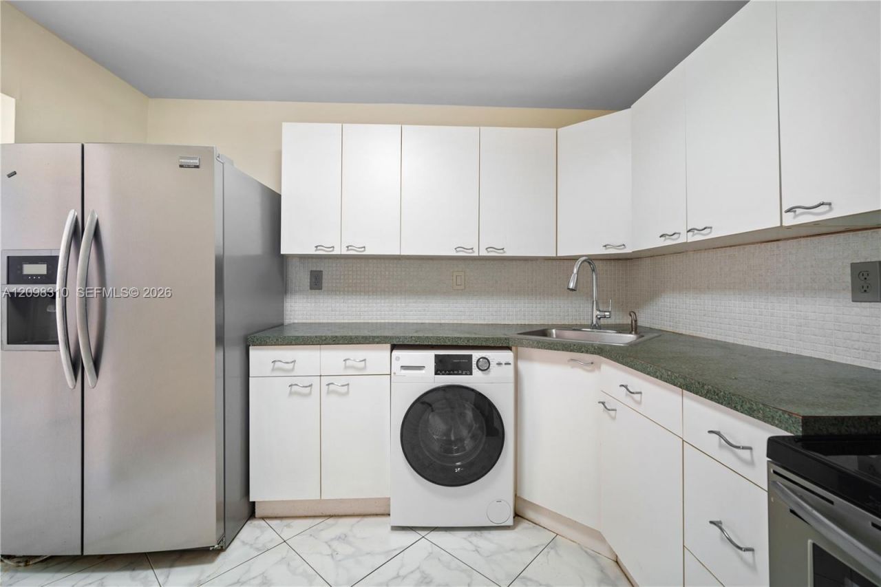 2750 NE 183rd St, Unit PH06, Aventura, FL 33160 Photo