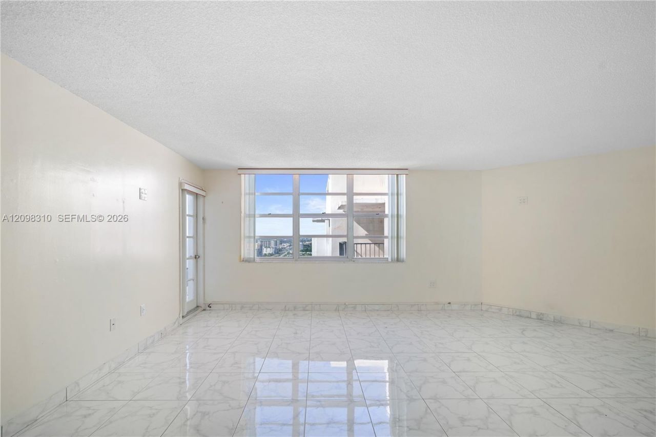2750 NE 183rd St, Unit PH06, Aventura, FL 33160 Photo