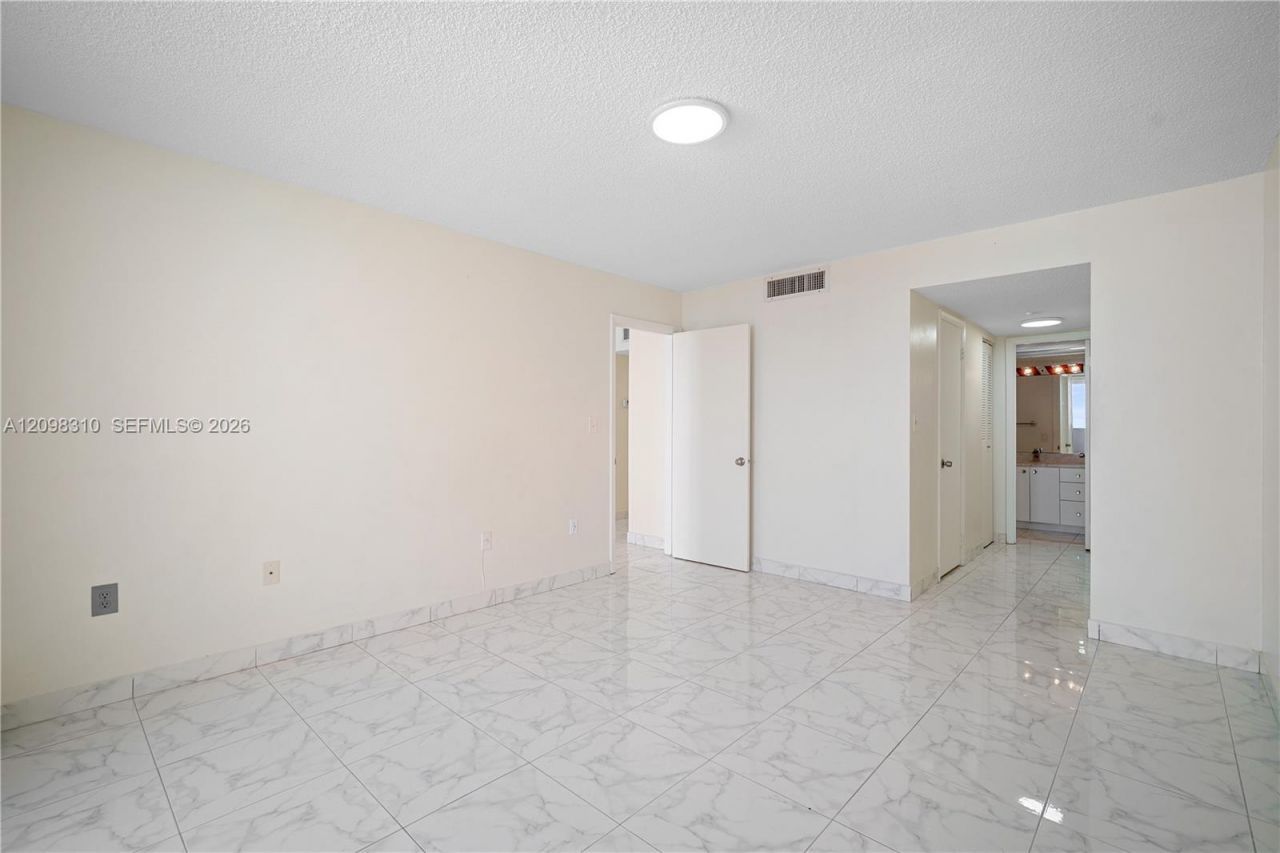 2750 NE 183rd St, Unit PH06, Aventura, FL 33160 Photo