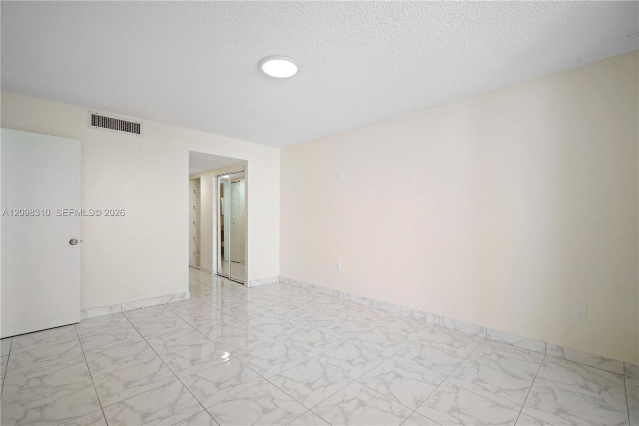 2750 NE 183rd St, Unit PH06, Aventura, FL 33160 Photo