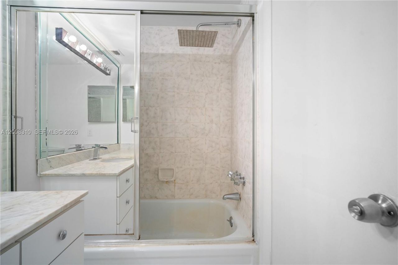 2750 NE 183rd St, Unit PH06, Aventura, FL 33160 Photo