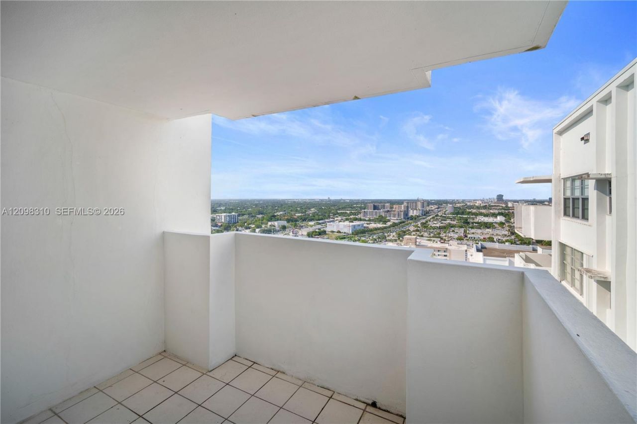 2750 NE 183rd St, Unit PH06, Aventura, FL 33160 Photo