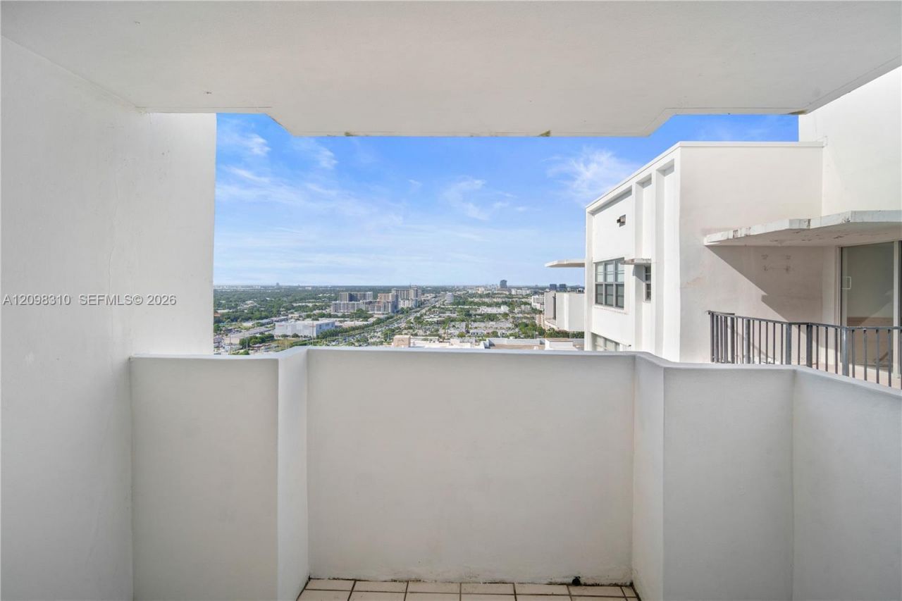 2750 NE 183rd St, Unit PH06, Aventura, FL 33160 Photo