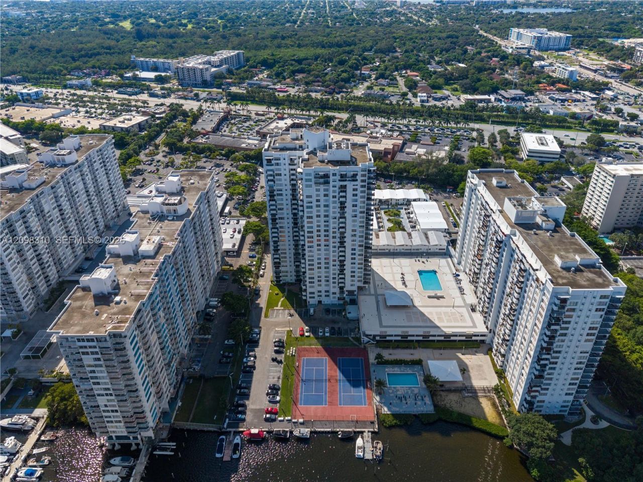 2750 NE 183rd St, Unit PH06, Aventura, FL 33160 Photo