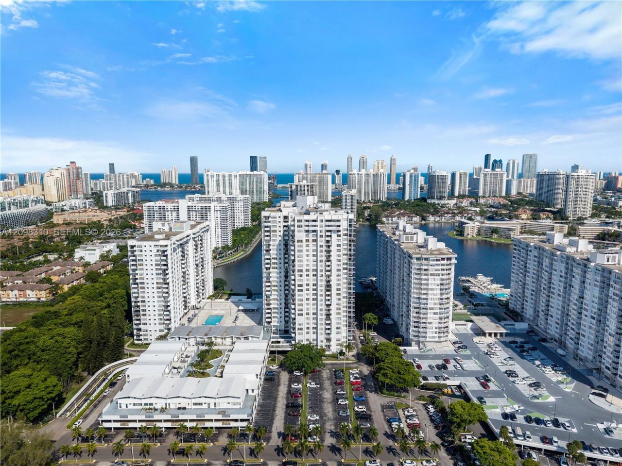 2750 NE 183rd St, Unit PH06, Aventura, FL 33160 Photo