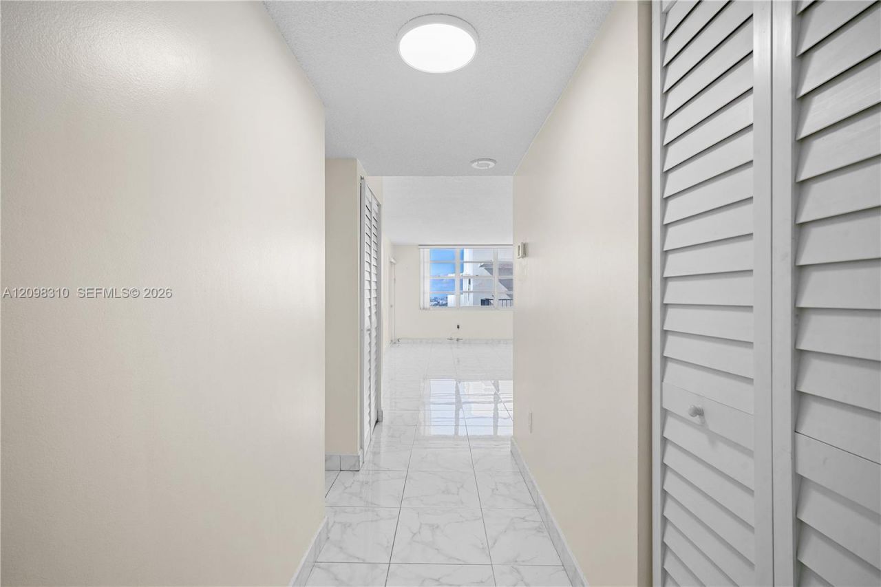 2750 NE 183rd St, Unit PH06, Aventura, FL 33160 Photo