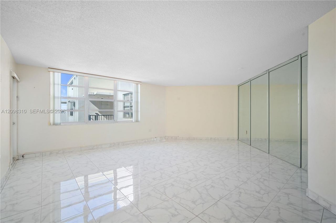 2750 NE 183rd St, Unit PH06, Aventura, FL 33160 Photo