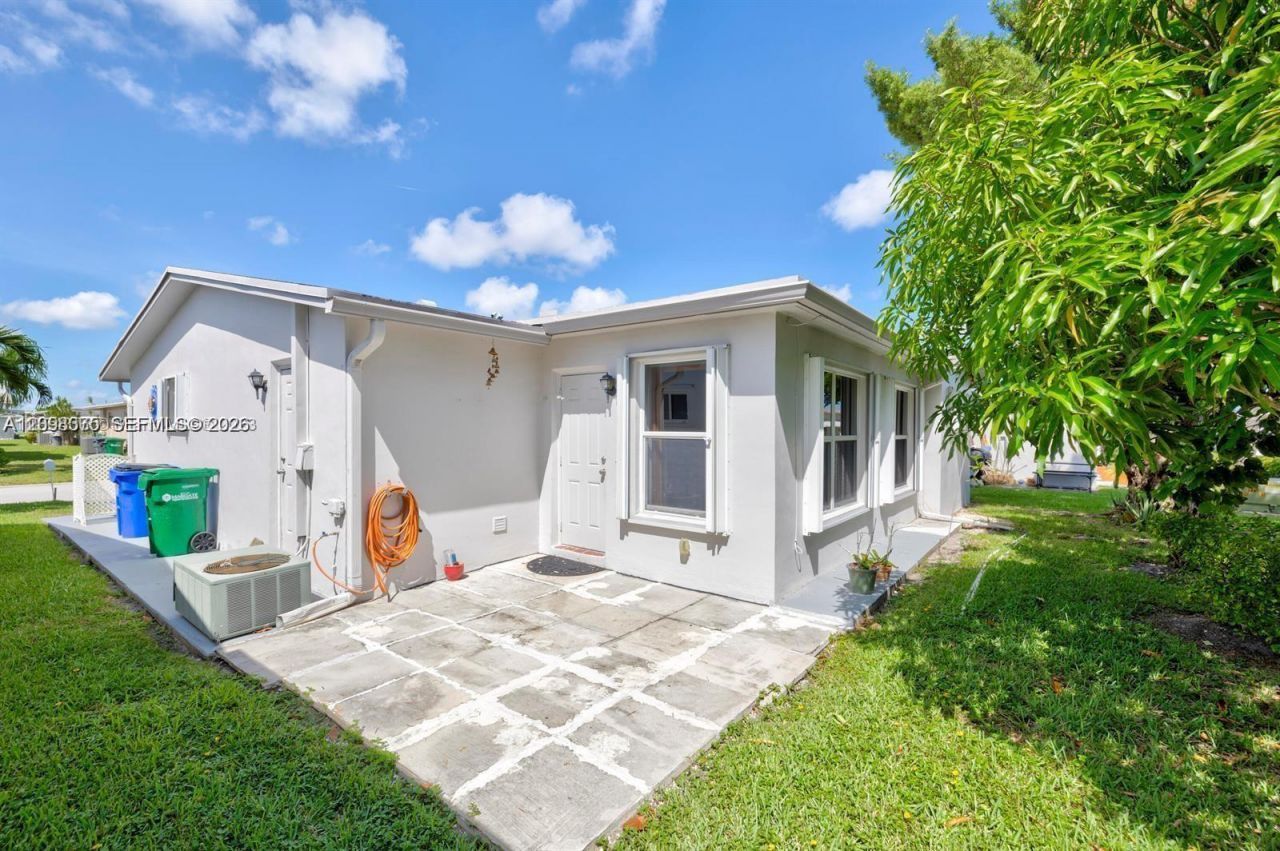 6960 NW 11th Ct , Margate, FL 33063 Photo