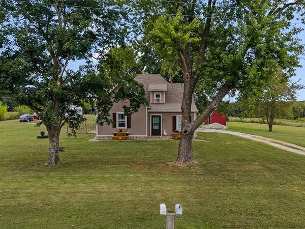 2121 County Road 362, New Bloomfield, MO 65063
