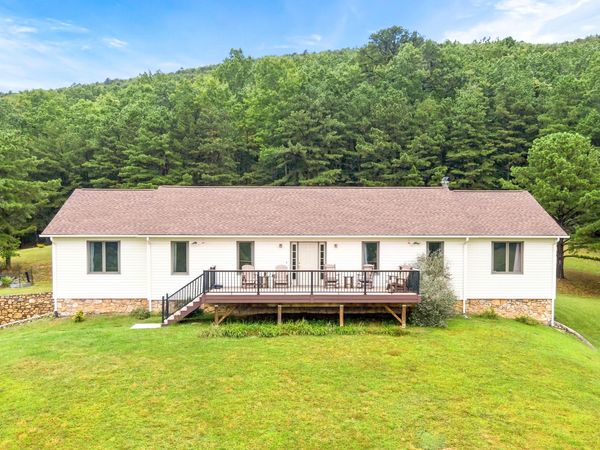 8261 Filly CT, Catawba, VA 24070