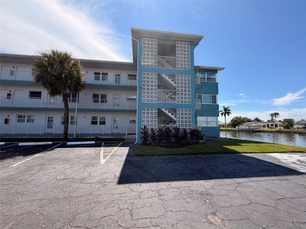 1893 SHORE DR. DRIVE S, Unit 216, SOUTH PASADENA, FL 33707