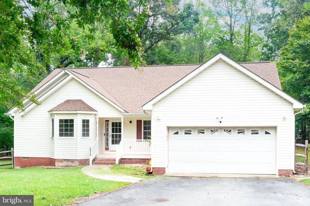 171 Lands End Drive, Montross, VA 22520 Main Photo